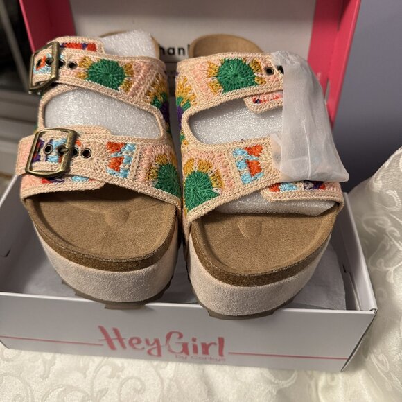 NWOT Hey Girl by Corkys "Wannabe" Platform Sandals in Multi Crochet - Picture 1 of 8